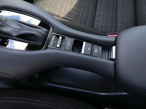 Used 2026 Honda HR-V LX image 20