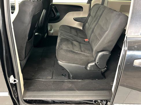 Used 2014 Dodge Grand Caravan American Value Package w/ UConnect Hands-Free Group image 20