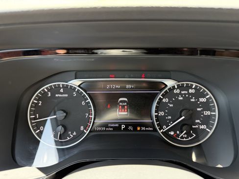 Used 2025 Nissan Pathfinder SV w/ SV Premium Package FWD image 17