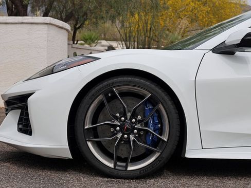 Used 2026 Chevrolet Corvette Z06 w/ Stealth Interior Trim Package RWD image 4