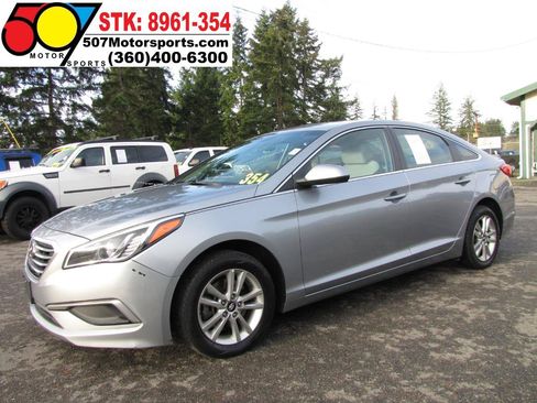 Used 2017 Hyundai Sonata SE FWD image 2