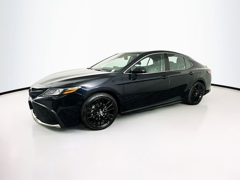 Used 2024 Toyota Camry XSE image 4