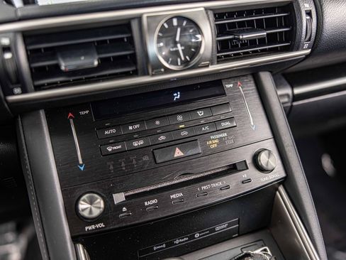 Used 2017 Lexus IS 300 AWD image 29