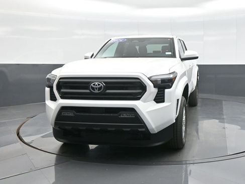 New 2026 Toyota Tacoma SR5 RWD image 3