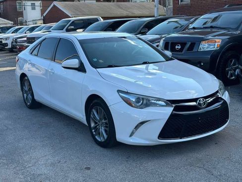 Used 2016 Toyota Camry SE FWD image 1