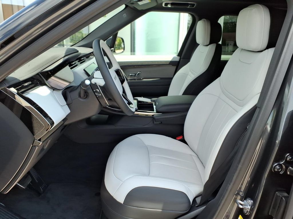 New 2025 Land Rover Range Rover Sport Dynamic SE AWD/4WD image 10