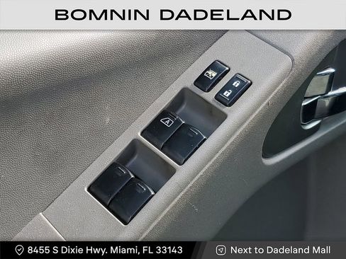 Used 2021 Nissan Frontier SV w/ Midnight Edition Floor Mats image 14