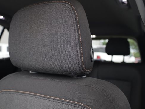 Used 2021 Chevrolet Equinox LT w/ LPO, Cargo Package AWD/4WD image 16