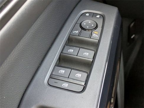 Used 2025 Nissan Pathfinder SV image 26