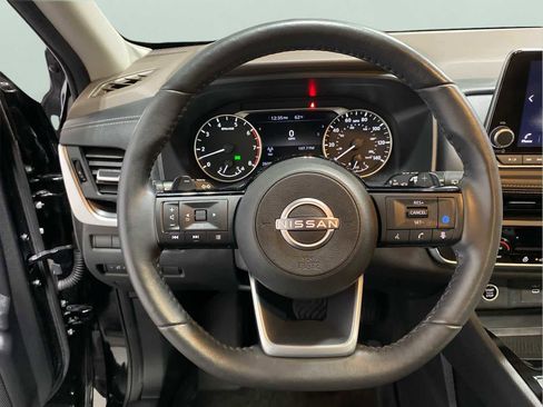 Used 2023 Nissan Rogue SV w/ SV Premium B Package image 13