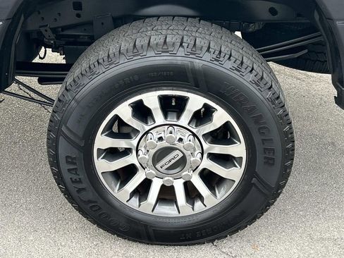 Used 2021 Ford F250 Lariat w/ Lariat Ultimate Package image 16