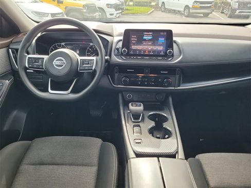 Used 2021 Nissan Rogue S image 16