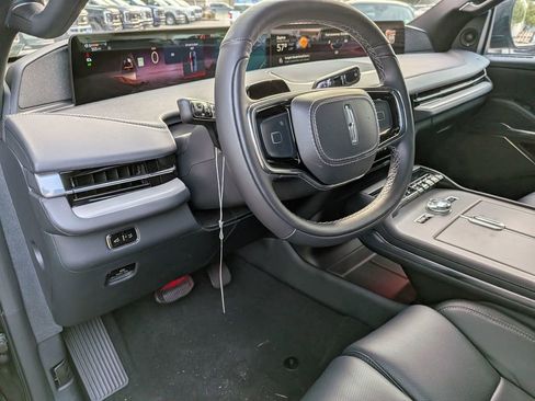 New 2025 Lincoln Navigator L Reserve w/ Jet Appearance Package image 12