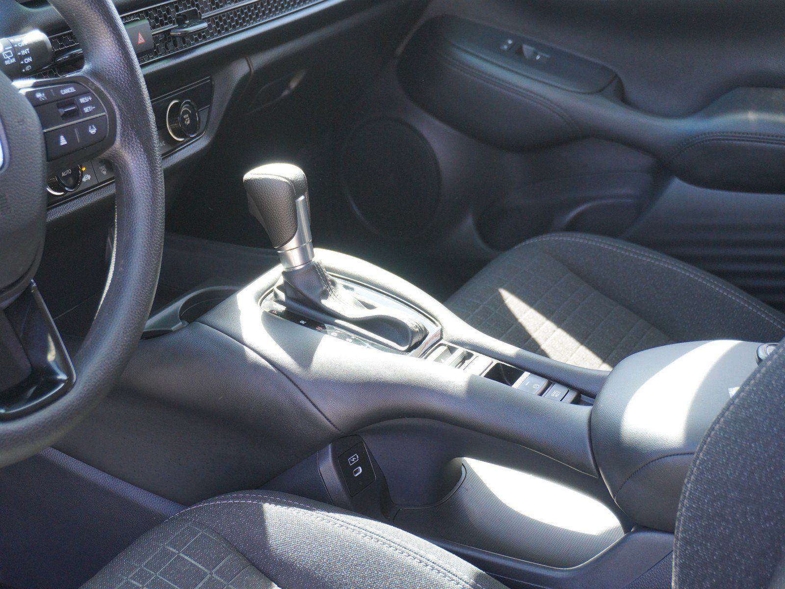 Used 2025 Honda HR-V LX image 19