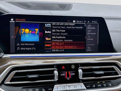 Used 2022 BMW X5 sDrive40i w/ M Sport Package RWD image 11