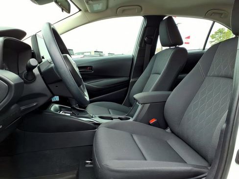 Used 2025 Toyota Corolla LE image 12