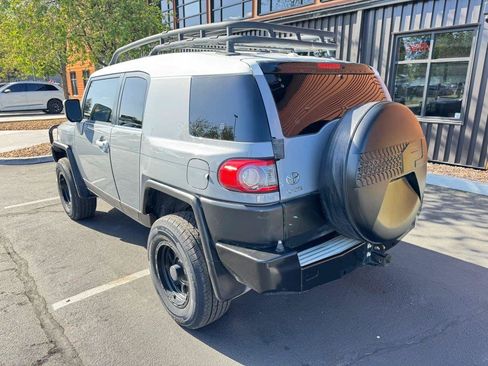 Used 2014 Toyota FJ Cruiser 4WD w/ Convenience Package image 3