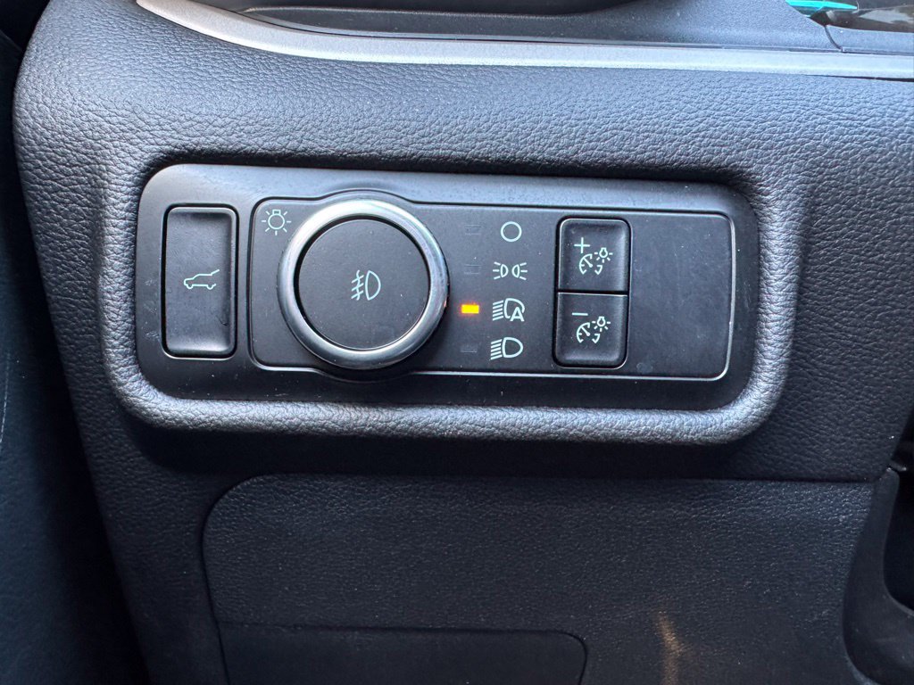 Used 2023 Ford Explorer XLT w/ Equipment Group 202A AWD/4WD image 22
