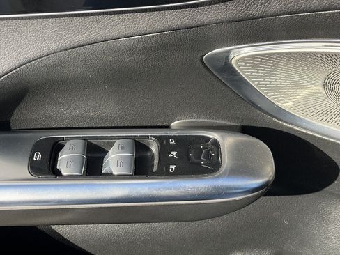 Used 2022 Mercedes-Benz C 300 Sedan image 23