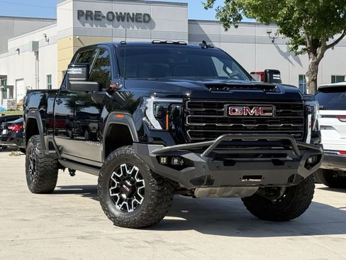 Used 2024 GMC Sierra 2500 AT4X AWD/4WD image 2
