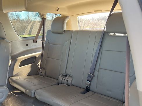 Used 2019 Chevrolet Suburban Premier image 41