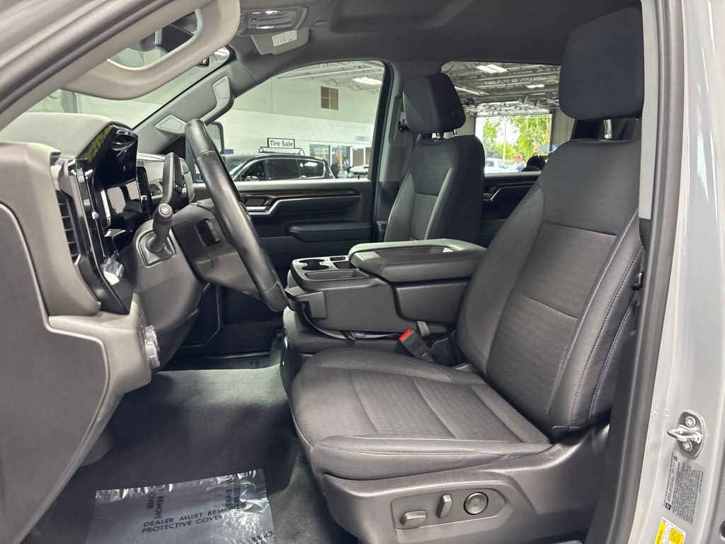 Used 2024 Chevrolet Silverado 2500 LT w/ All Star Edition AWD/4WD image 9