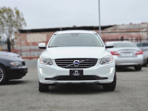 Used 2016 Volvo XC60 T5 Premier FWD image 2
