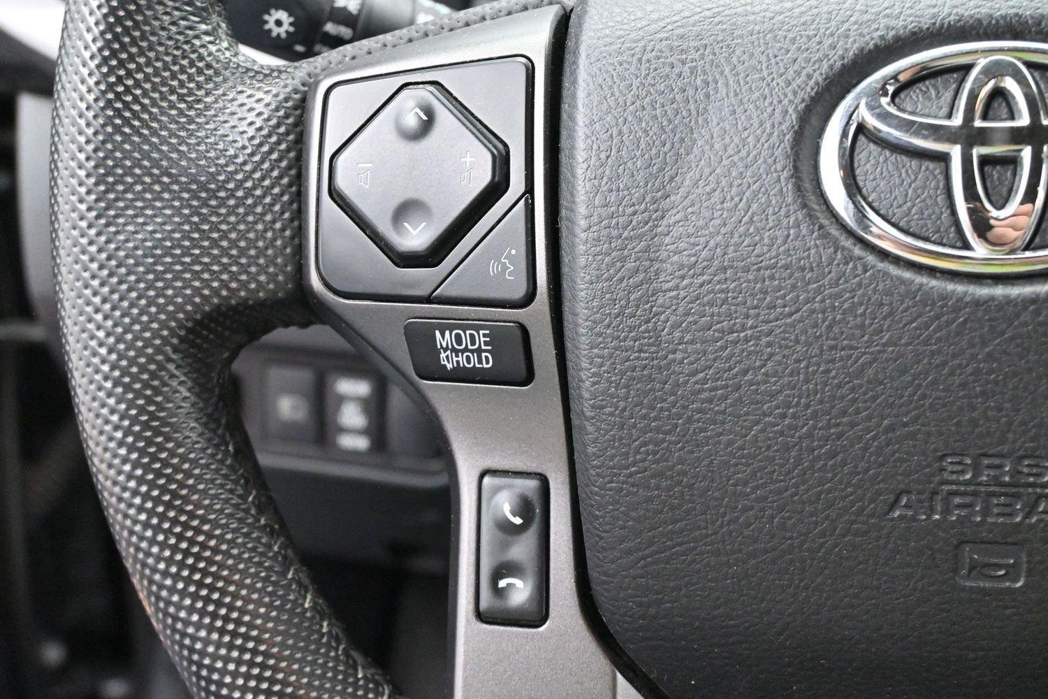 Used 2021 Toyota Tacoma TRD Off-Road w/ Technology Package AWD/4WD image 17