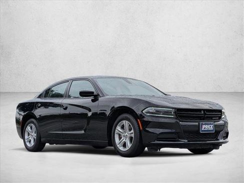 Used 2023 Dodge Charger SXT RWD image 3