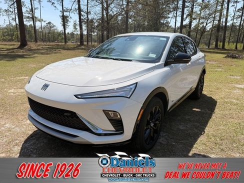 Used 2025 Buick Envista Sport Touring image 1