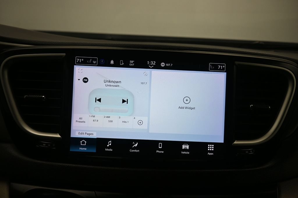 Used 2024 Chrysler Pacifica Touring-L FWD image 16