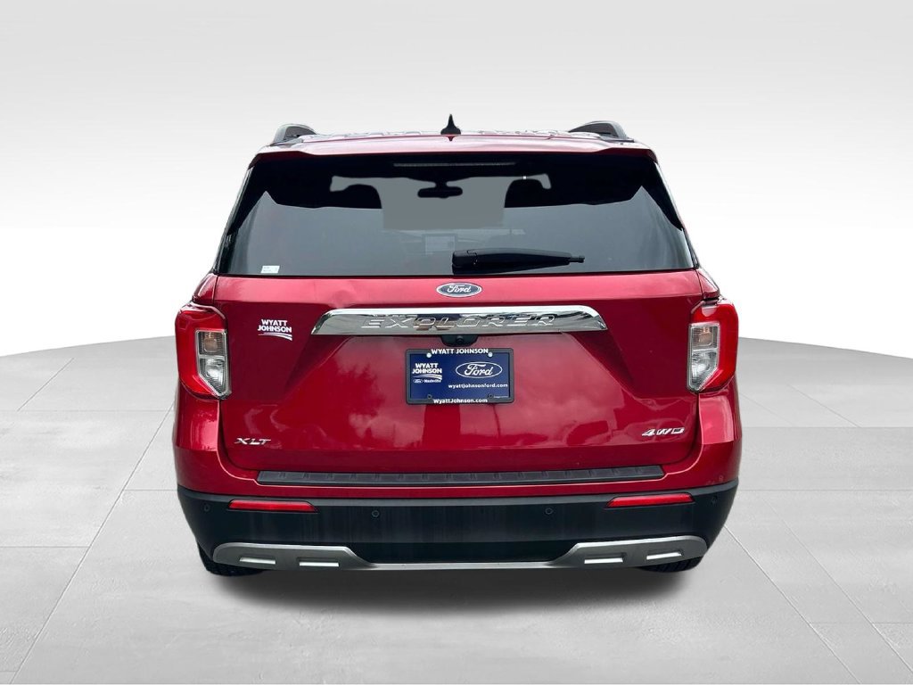 Used 2024 Ford Explorer XLT w/ Equipment Group 202A AWD/4WD image 5