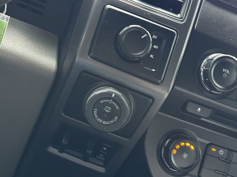 Used 2017 Ford F150 XLT w/ Trailer Tow Package image 19