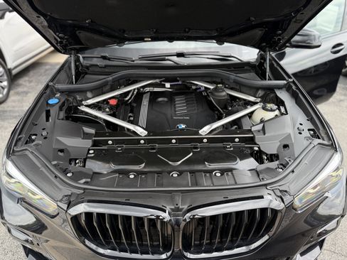 Used 2022 BMW X5 xDrive40i w/ M Sport Package AWD/4WD image 21