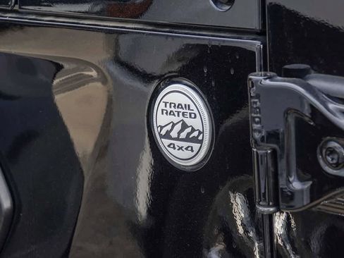 Certified 2018 Jeep Wrangler Unlimited Sahara w/ LED Lighting Group image 22