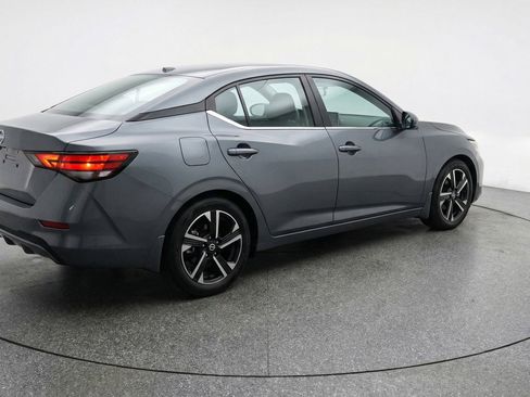 Used 2025 Nissan Sentra SV image 9
