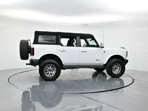 Used 2022 Ford Bronco Outer Banks image 2