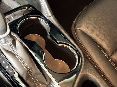 Used 2024 Buick Encore GX Sport Touring image 15