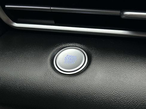 Used 2023 Hyundai Elantra SEL image 27