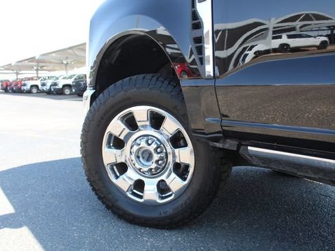 Used 2023 Ford F250 Lariat w/ Lariat Ultimate Package AWD/4WD image 11