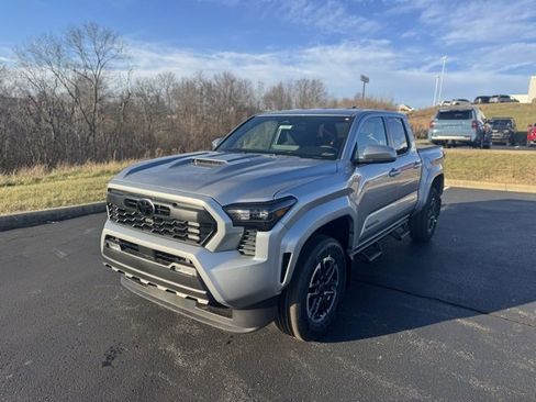 New 2026 Toyota Tacoma TRD Sport image 8