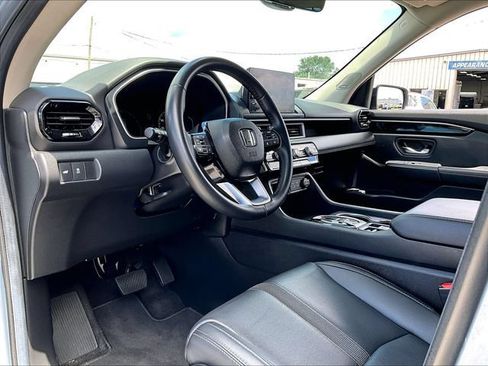 Used 2024 Honda Pilot Touring image 8