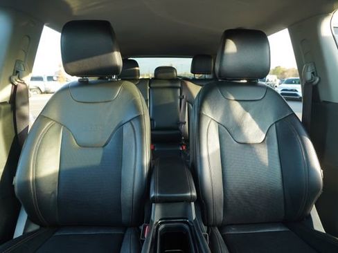 Used 2022 Jeep Compass Limited image 34