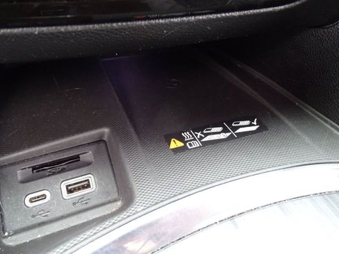 Used 2022 Buick Enclave Premium image 32