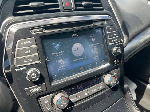 Used 2016 Nissan Maxima SR w/ Interior Lighting Package FWD image 9