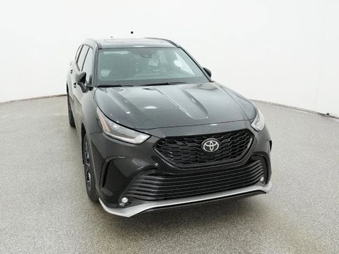 New 2026 Toyota Highlander XSE image 14
