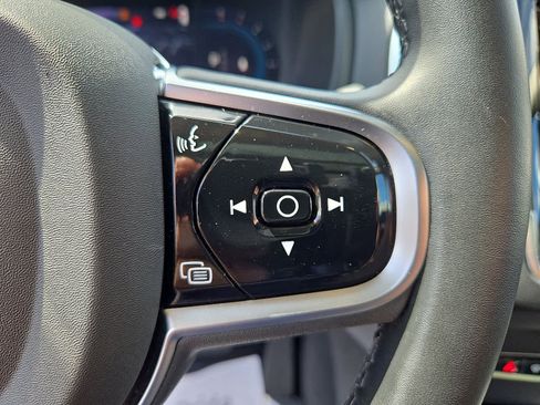 Used 2025 Volvo XC90 B5 Core image 26