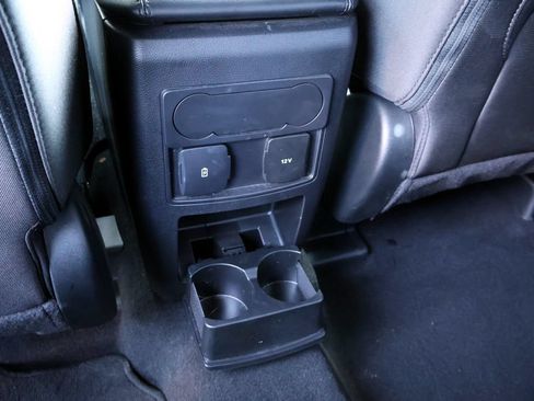 Certified 2024 Ford Explorer XLT RWD image 27