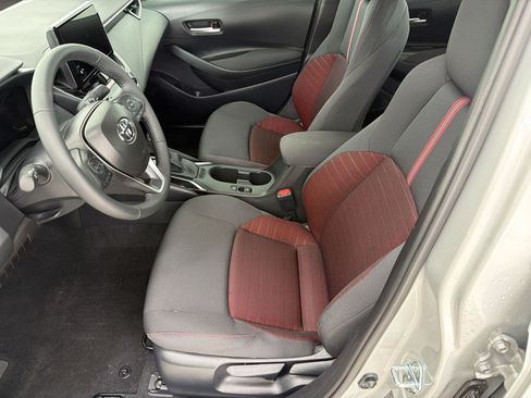 Used 2026 Toyota Corolla SE FWD image 5