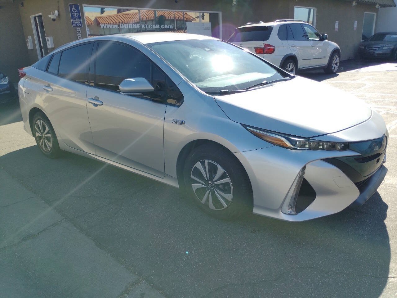 Used 2017 Toyota Prius Prime Premium FWD image 2